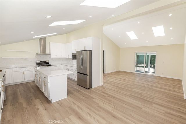 15724 Chase Street, North Hills, CA 91343