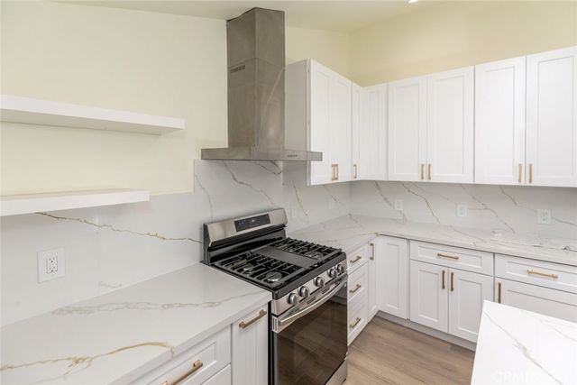 15724 Chase Street, North Hills, CA 91343