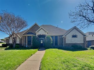 1026 Belmont Drive, Kennedale, TX 76060