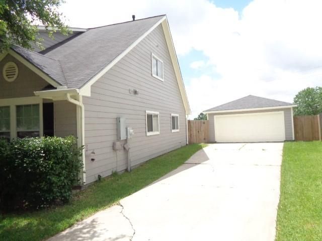 231 Silver Mist, Dickinson, TX 77539