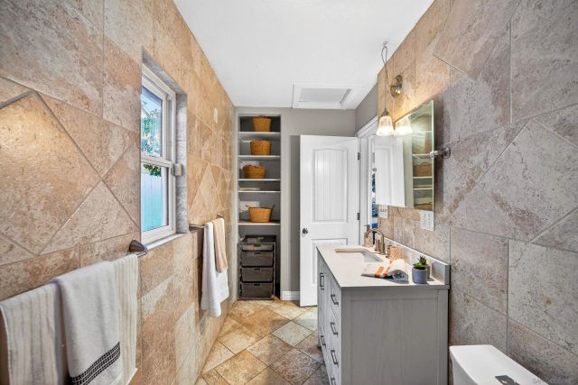 530 11th St, Imperial Beach, CA 91932