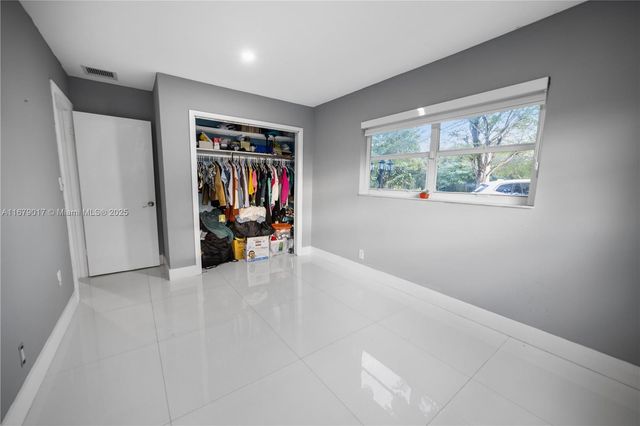 13550 SW 99th Pl, Miami, FL 33176