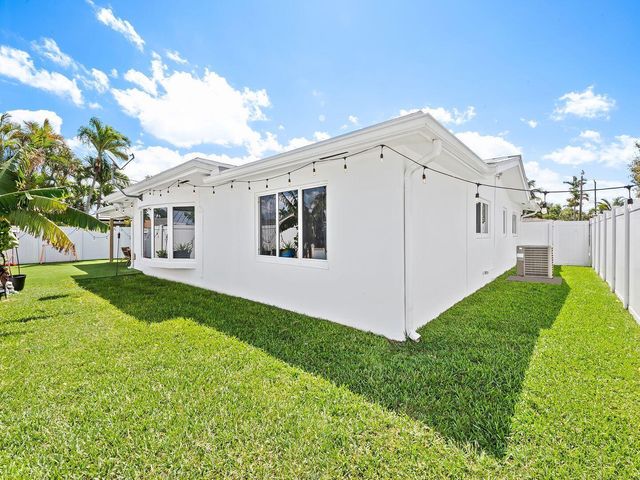 2011 NE 60TH Street, Fort Lauderdale, FL 33308