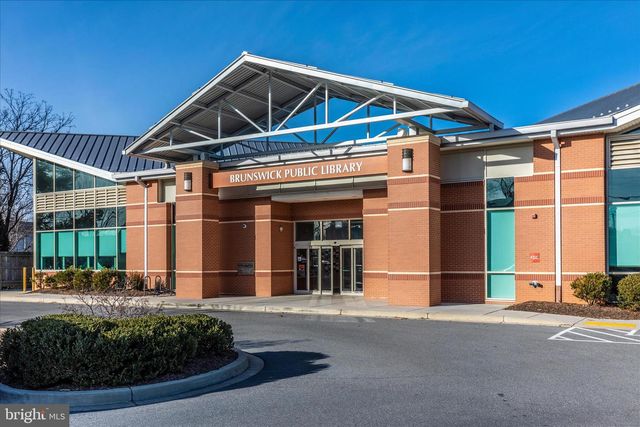 23 E F ST, Brunswick, MD 21716