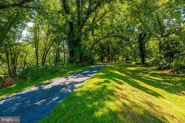 23 E F ST, Brunswick, MD 21716