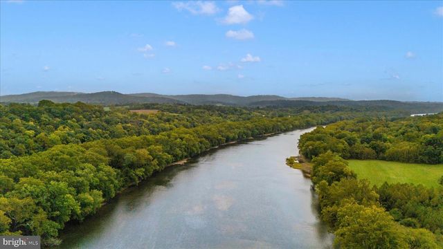 23 E F ST, Brunswick, MD 21716