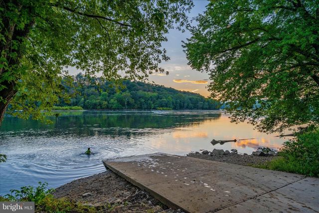 23 E F ST, Brunswick, MD 21716