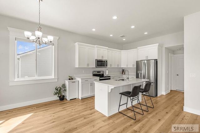 209 Winthorpe St, Idaho Falls, ID 83404