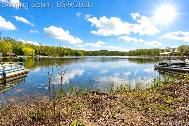 608 Island Lake Road, Chelsea, MI 48118