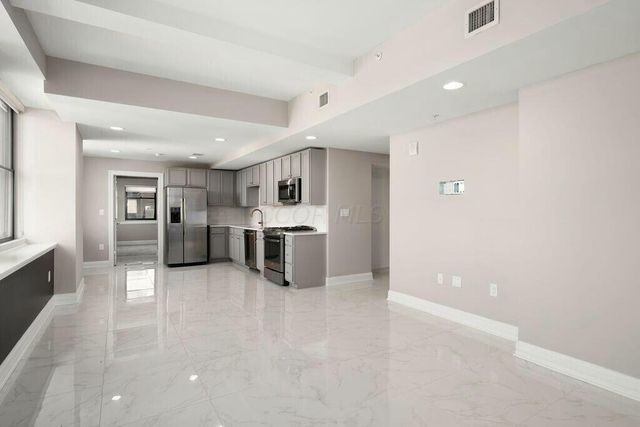 50 W Broad Street, 2104, Columbus, OH 43215