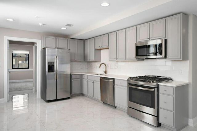50 W Broad Street, 2104, Columbus, OH 43215