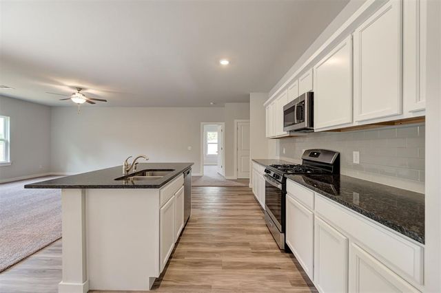 664 Cumberland Drive, Guthrie, OK 73044