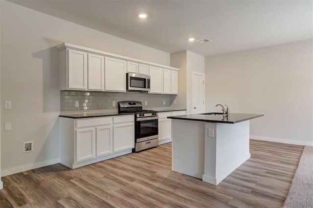 664 Cumberland Drive, Guthrie, OK 73044