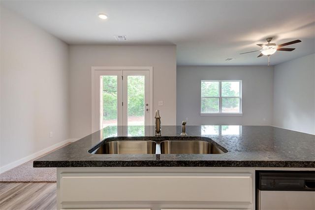 664 Cumberland Drive, Guthrie, OK 73044