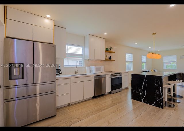 1332 NE 5th Ave 1, Fort Lauderdale, FL 33304