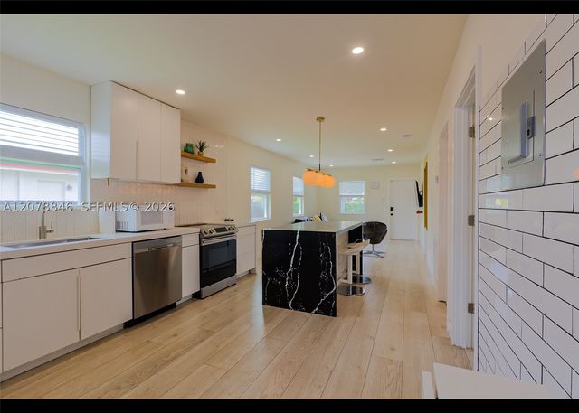 1332 NE 5th Ave 1, Fort Lauderdale, FL 33304