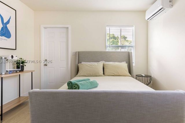 1332 NE 5th Ave 1, Fort Lauderdale, FL 33304