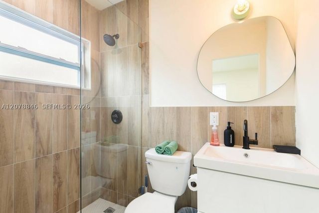 1332 NE 5th Ave 1, Fort Lauderdale, FL 33304