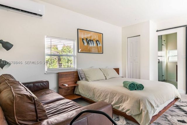 1332 NE 5th Ave 1, Fort Lauderdale, FL 33304