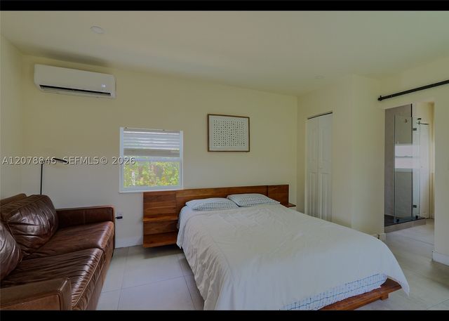 1332 NE 5th Ave 1, Fort Lauderdale, FL 33304