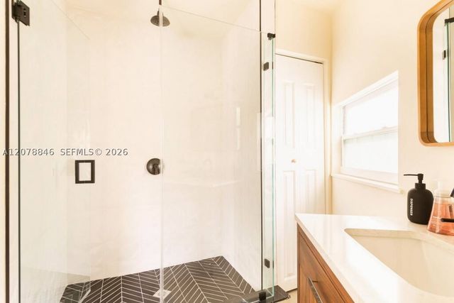 1332 NE 5th Ave 1, Fort Lauderdale, FL 33304
