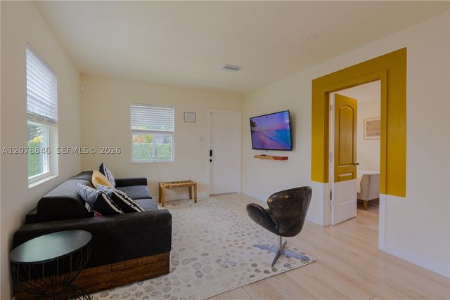 1332 NE 5th Ave 1, Fort Lauderdale, FL 33304