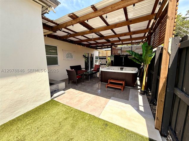 1332 NE 5th Ave 1, Fort Lauderdale, FL 33304