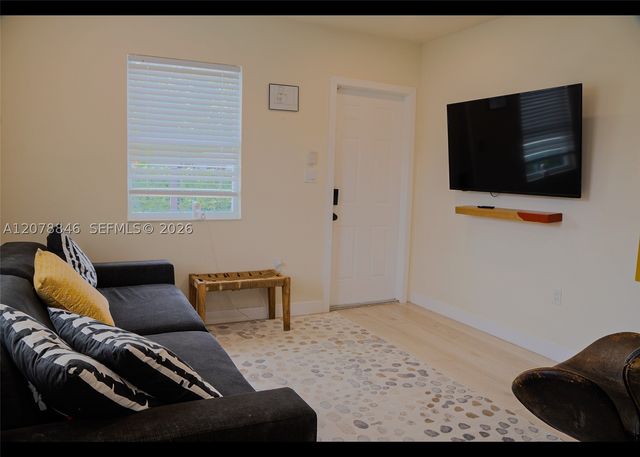 1332 NE 5th Ave 1, Fort Lauderdale, FL 33304