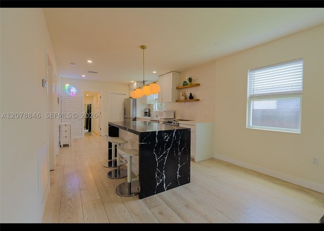 1332 NE 5th Ave 1, Fort Lauderdale, FL 33304