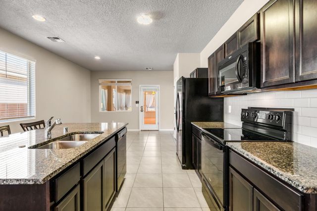 6512 Gannett Drive NE, Rio Rancho, NM 87144