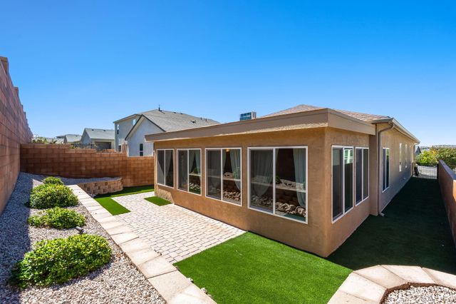 6512 Gannett Drive NE, Rio Rancho, NM 87144