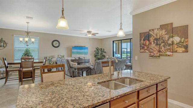 6517 WILLOWSHIRE WAY, Bradenton, FL 34212