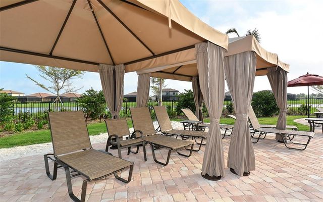 6517 WILLOWSHIRE WAY, Bradenton, FL 34212