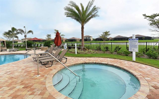 6517 WILLOWSHIRE WAY, Bradenton, FL 34212