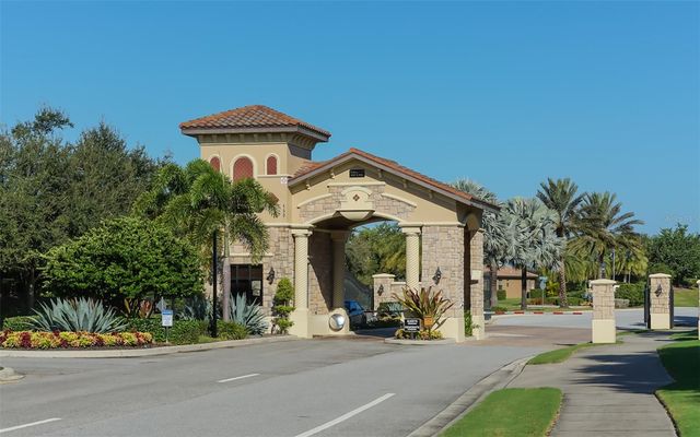 6517 WILLOWSHIRE WAY, Bradenton, FL 34212