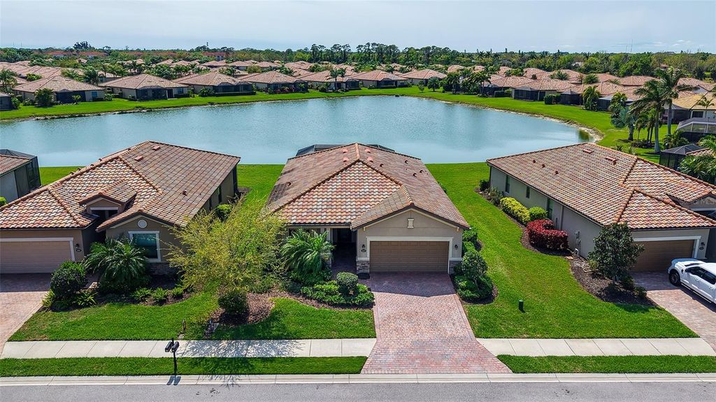 6517 WILLOWSHIRE WAY, Bradenton, FL 34212