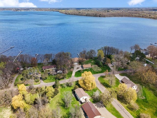 10400 Kismet Isle, Chisago City, MN 55013