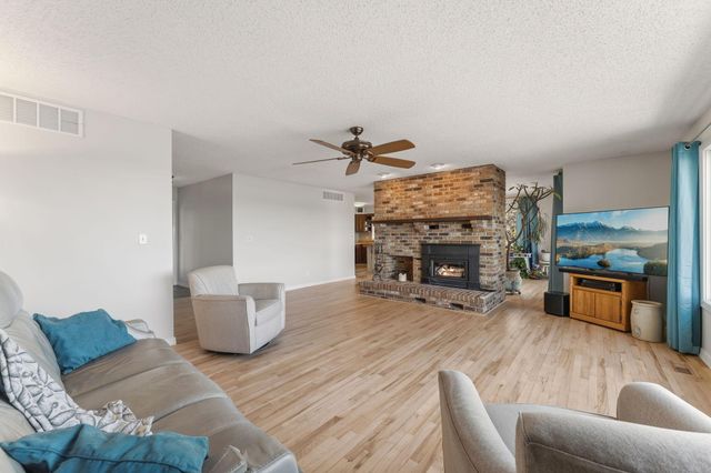10400 Kismet Isle, Chisago City, MN 55013