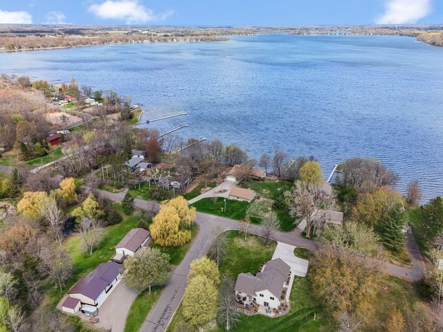 10400 Kismet Isle, Chisago City, MN 55013
