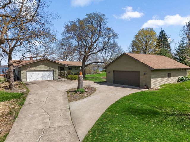 10400 Kismet Isle, Chisago City, MN 55013
