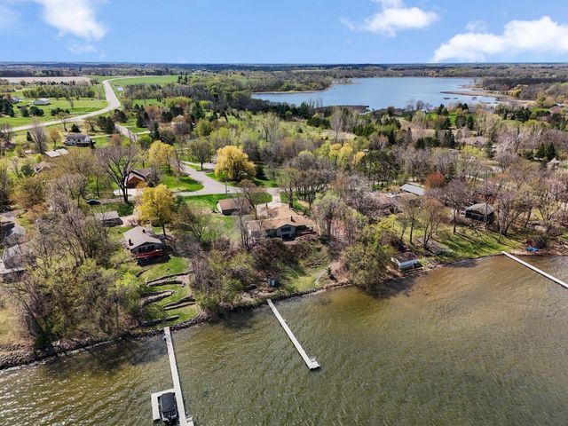 10400 Kismet Isle, Chisago City, MN 55013