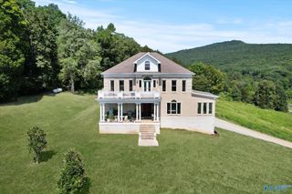 129 Victorian Rose Lane, Gurley, AL 35748