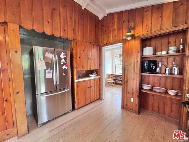 1997 Lucile Avenue, Los Angeles, CA 90039