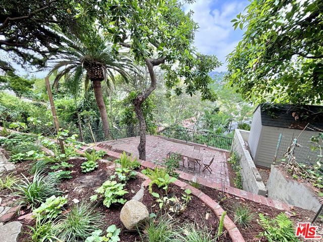 1997 Lucile Avenue, Los Angeles, CA 90039
