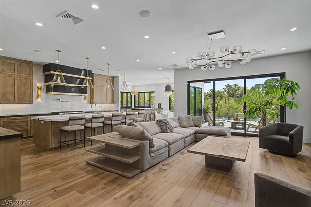11423 Glowing Sunset Lane, Las Vegas, NV 89135