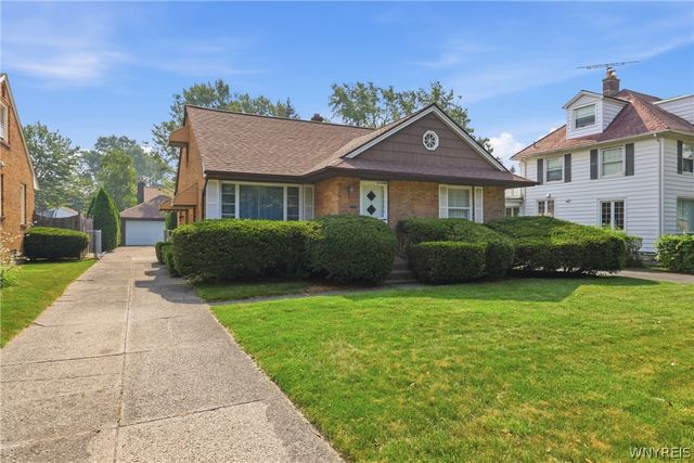600 Roycroft Boulevard, Cheektowaga, NY 14225