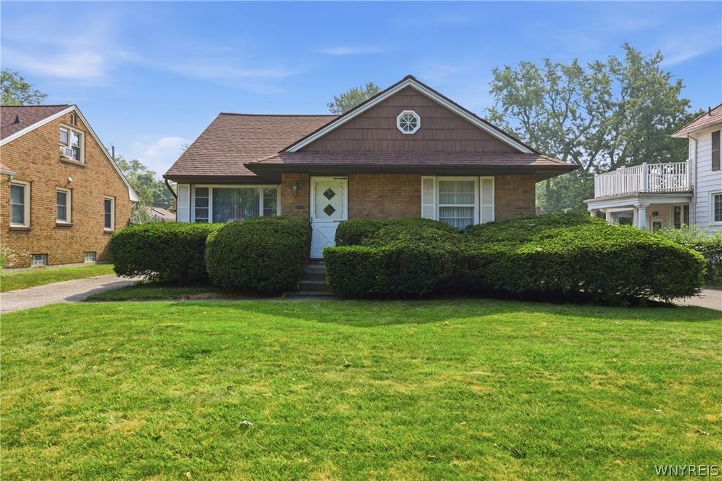 600 Roycroft Boulevard, Cheektowaga, NY 14225