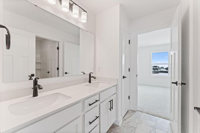 8621 183rd Street W, Lakeville, MN 55044