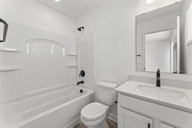 8621 183rd Street W, Lakeville, MN 55044