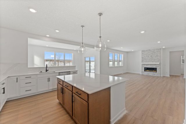 8621 183rd Street W, Lakeville, MN 55044